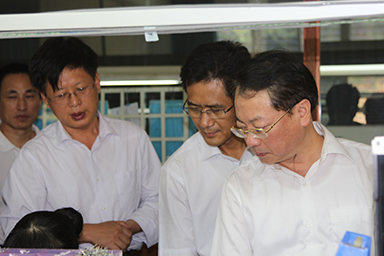 福建省紀委副書記、監察廳廳長陳善光一行視察虹潤公司