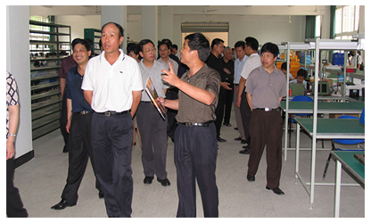 福建省委常委、政法委書記徐謙一行視察虹潤公司